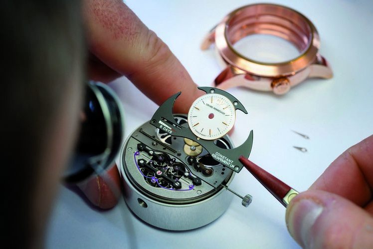 Girard-Perregaux-Constant-Escapement-LM-Assembly-photograph by "picture : patriceschreyer.com"